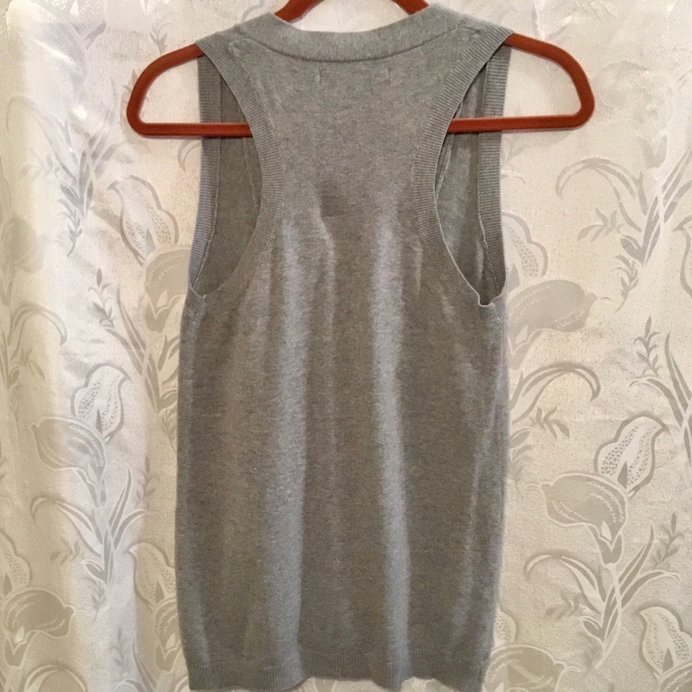 Miley Cyrus Max Azria Gray Sleeveless V Neck Top - Picture 2 of 5